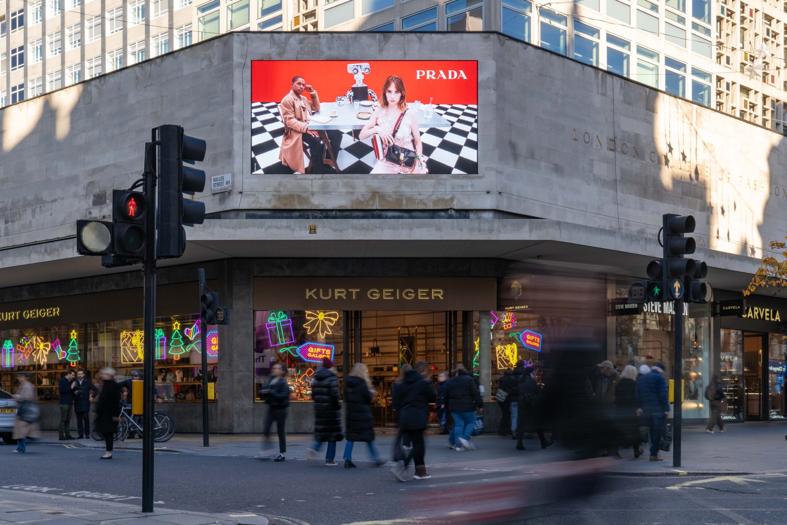 A Year of Oxford Street: A Street in Motion